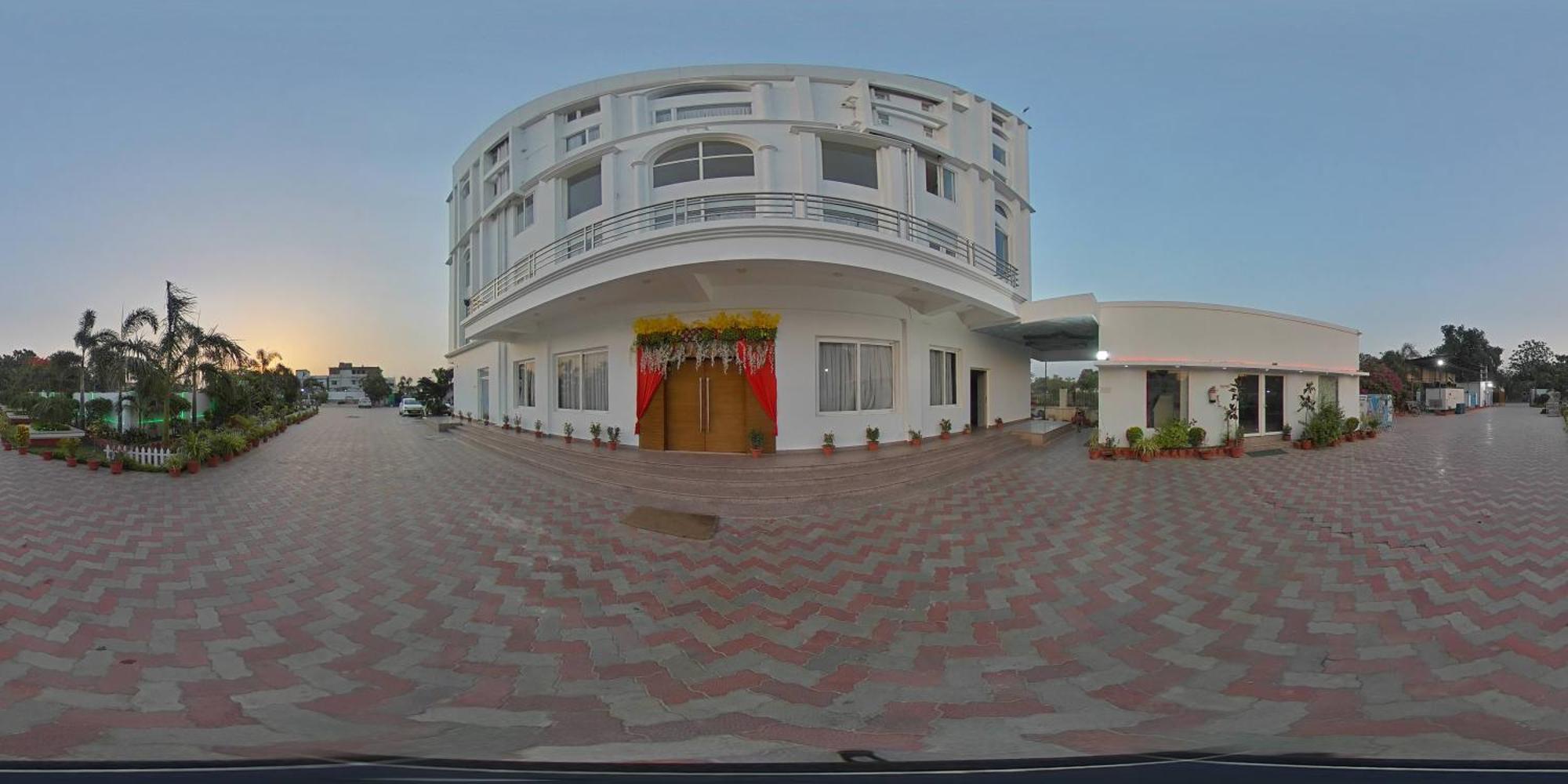 Tathastu Hotels & Banquet Hall Pipra Dewās 외부 사진